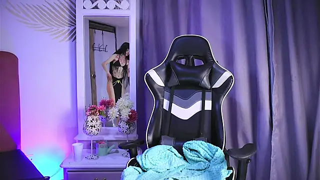 dianebleu online show from 22, 1, 2025