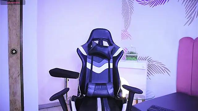 dianebleu online show from 10, 3, 2025