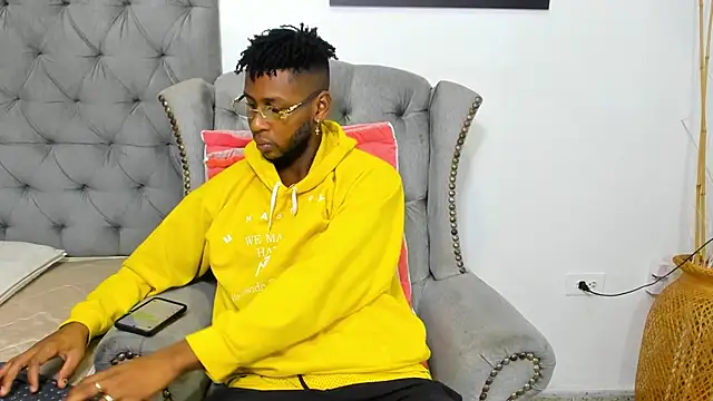 Snapshot of santhi_lee chatting on 6, 2, 2025 santhi lee online show from 6, 2, 2025