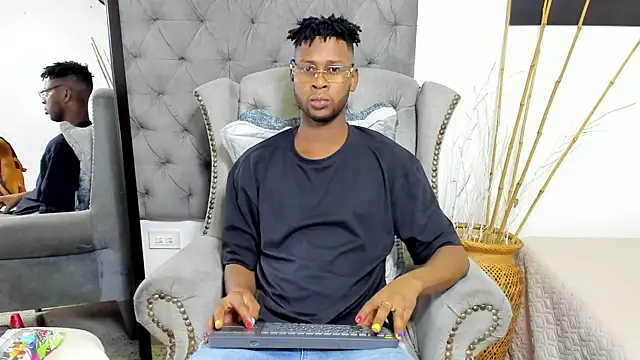 Snapshot of santhi_lee chatting on 22, 2, 2025 santhi lee online show from 22, 2, 2025