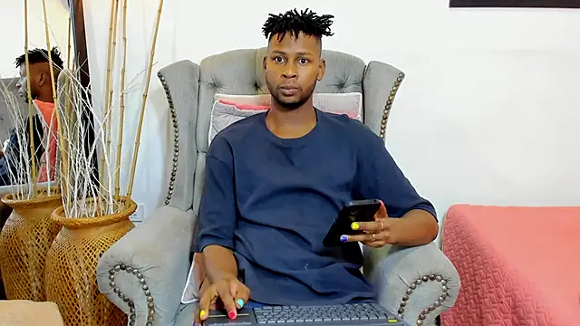 Snapshot of santhi_lee chatting on 5, 3, 2025 santhi lee online show from 5, 3, 2025