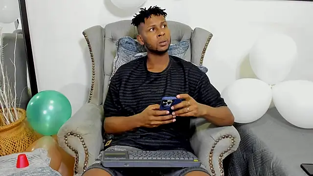 Snapshot of santhi_lee chatting on 12, 3, 2025 santhi lee online show from 12, 3, 2025