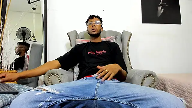 Snapshot of santhi_lee chatting on 21, 3, 2025 santhi lee online show from 21, 3, 2025