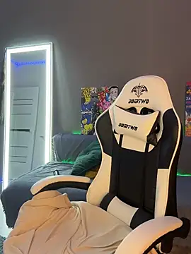 Snapshot of julia_fly chatting on 2, 2, 2025 julia fly online show from 2, 2, 2025