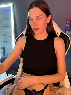 Snapshot of julia_fly chatting on 19, 10, 2025 julia fly online show from 19, 10, 2025