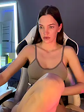 Snapshot of julia_fly chatting on 4, 12, 2025 julia fly online show from 4, 12, 2025