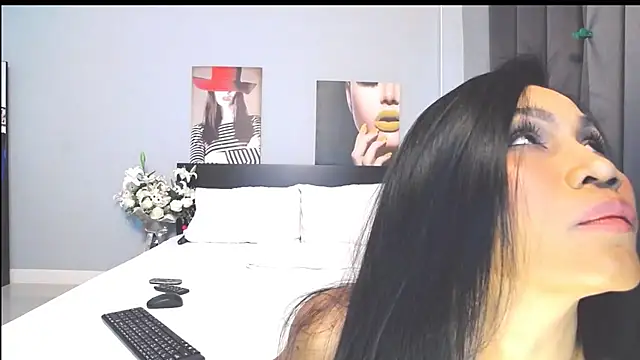Snapshot of Hotbeebee chatting on 11, 3, 2025 Hotbeebee online show from 11, 3, 2025