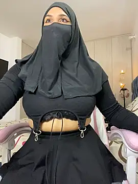 Snapshot of Jameela chatting on 8, 12, 2024 Jameela online show from 8, 12, 2024