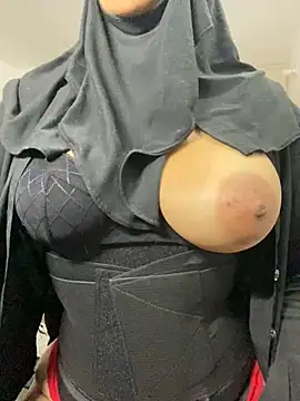 Snapshot of Jameela chatting on 21, 12, 2024 Jameela online show from 21, 12, 2024