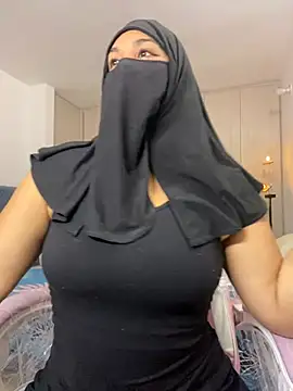 Snapshot of Jameela chatting on 2, 1, 2025 Jameela online show from 2, 1, 2025