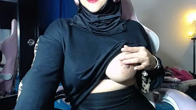 Snapshot of Jameela chatting on 14, 2, 2025 Jameela online show from 14, 2, 2025