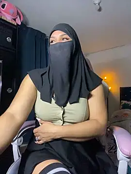 Snapshot of Jameela chatting on 18, 2, 2025 Jameela online show from 18, 2, 2025