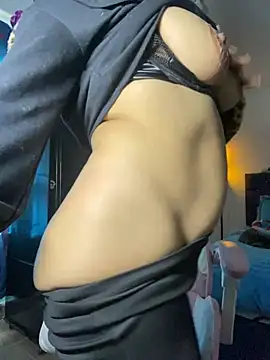 Snapshot of Jameela chatting on 23, 2, 2025 Jameela online show from 23, 2, 2025