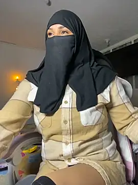 Snapshot of Jameela chatting on 8, 3, 2025 Jameela online show from 8, 3, 2025