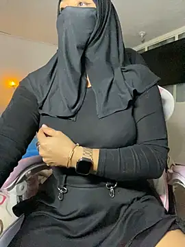 Snapshot of Jameela chatting on 11, 3, 2025 Jameela online show from 11, 3, 2025