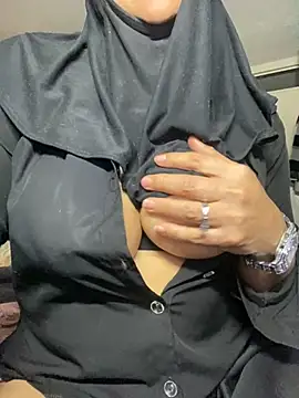 Snapshot of Jameela chatting on 18, 3, 2025 Jameela online show from 18, 3, 2025