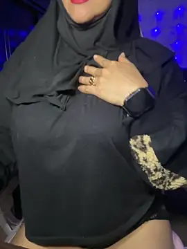 Snapshot of Jameela chatting on 18, 9, 2025 Jameela online show from 18, 9, 2025