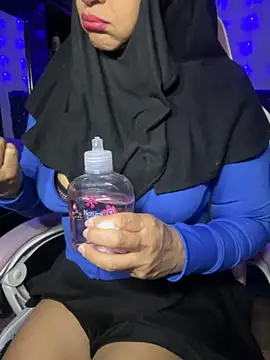 Snapshot of Jameela chatting on 26, 9, 2025 Jameela online show from 26, 9, 2025