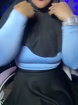 Snapshot of Jameela chatting on 28, 9, 2025 Jameela online show from 28, 9, 2025