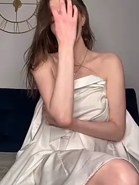 Sabrina Mur online show from 1, 3, 2025