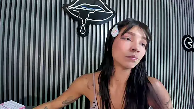 LauraAristizabal online show from 26, 2, 2025