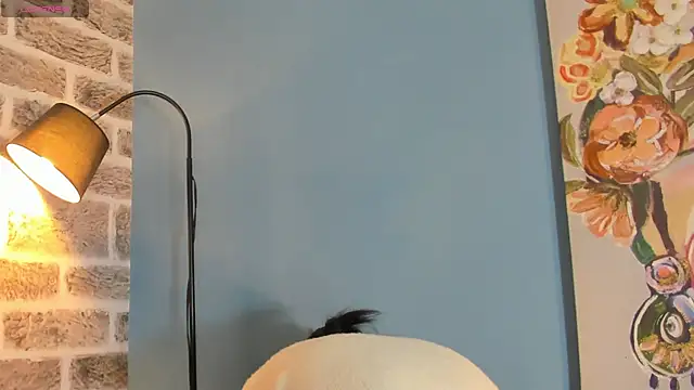 LauraAristizabal online show from 12, 10, 2025