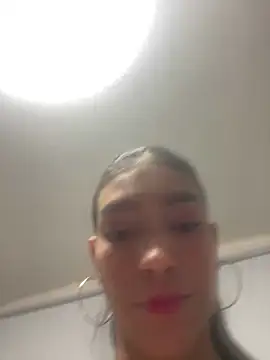 LauraAristizabal online show from 7, 5, 2026