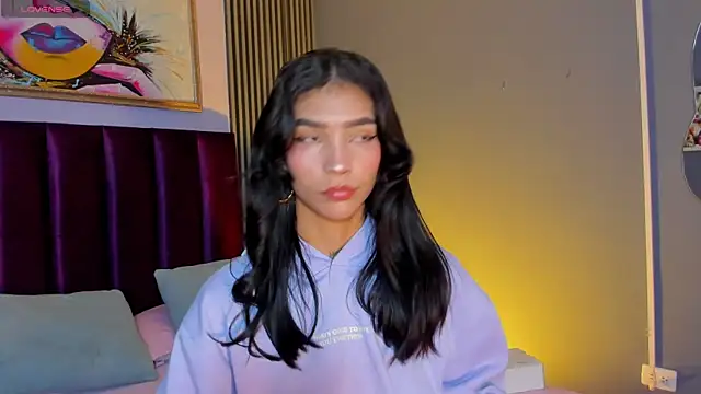 LauraAristizabal online show from 31, 5, 2026