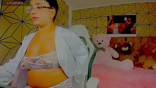 vane lopez  online show from 9, 4, 2026