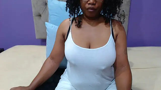 PeachAss4UU online show from 24, 3, 2026