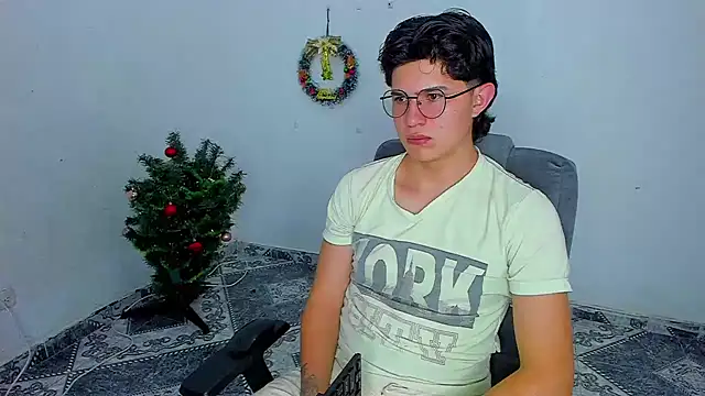 Snapshot of patrik_027 chatting on 12, 12, 2024 patrik 027 online show from 12, 12, 2024