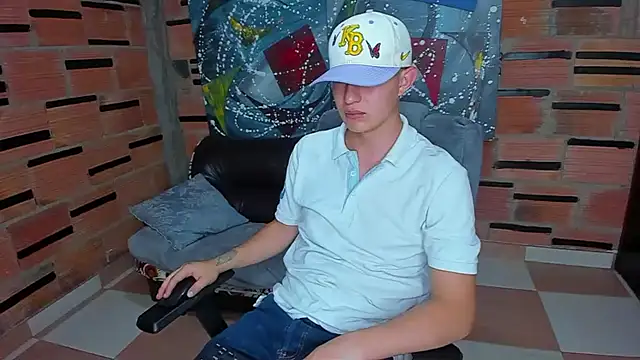 Snapshot of patrik_027 chatting on 1, 2, 2025 patrik 027 online show from 1, 2, 2025