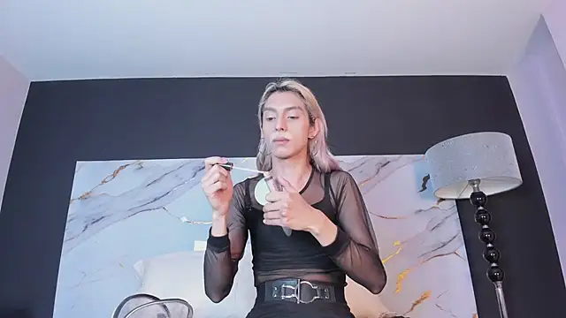 Victoria Badgal  online show from 24, 2, 2025