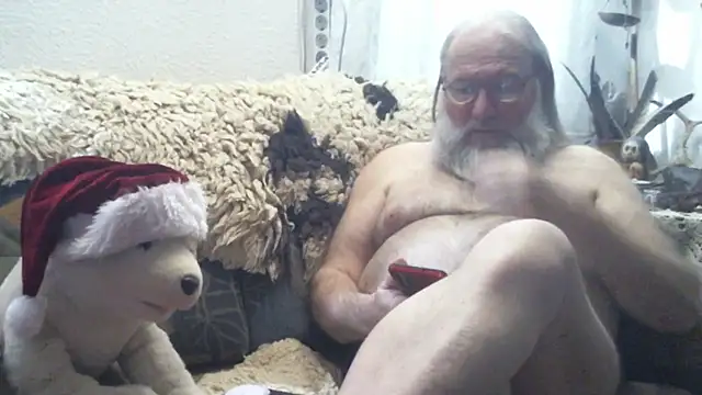 Snapshot of SexySantaC chatting on 21, 12, 2025 SexySantaC online show from 21, 12, 2025