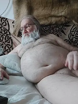 Snapshot of SexySantaC chatting on 8, 3, 2026 SexySantaC online show from 8, 3, 2026