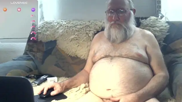 Snapshot of SexySantaC chatting on 3, 4, 2026 SexySantaC online show from 3, 4, 2026