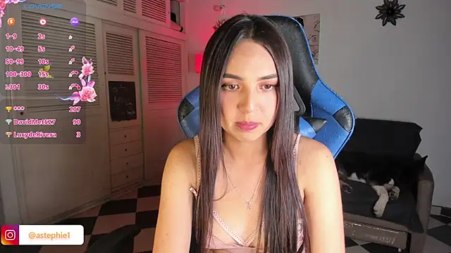 Miss Nicole online show from 23, 1, 2025