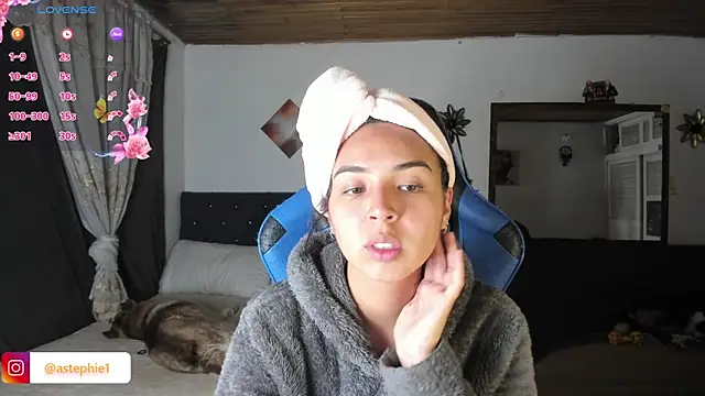 Miss Nicole online show from 27, 2, 2025