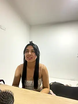 Miss Nicole online show from 19, 10, 2025