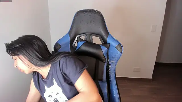 Miss Nicole online show from 23, 10, 2025