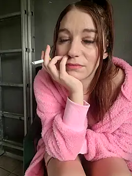 Snapshot of XLisaxx chatting on 11, 10, 2025 XLisaxx online show from 11, 10, 2025