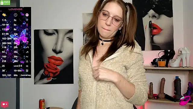 Snapshot of XLisaxx chatting on 19, 11, 2025 XLisaxx online show from 19, 11, 2025