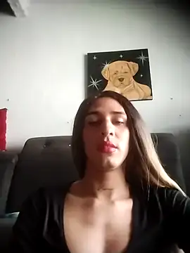 Snapshot of CharlotteBigCock chatting on 23, 10, 2025 CharlotteBigCock online show from 23, 10, 2025