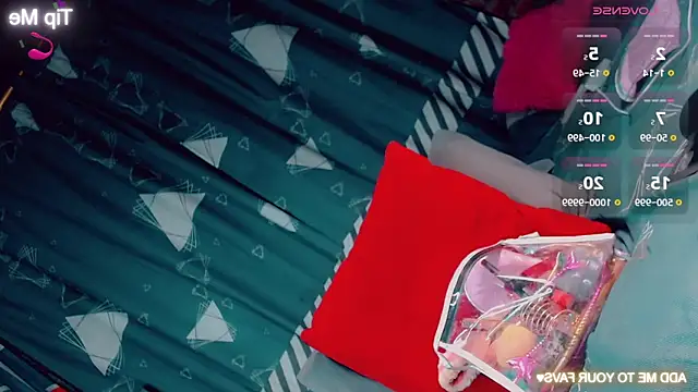 Snapshot of CharlotteBigCock chatting on 30, 10, 2025 CharlotteBigCock online show from 30, 10, 2025