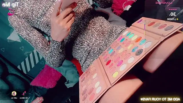 Snapshot of CharlotteBigCock chatting on 5, 11, 2025 CharlotteBigCock online show from 5, 11, 2025