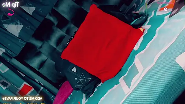 Snapshot of CharlotteBigCock chatting on 8, 2, 2026 CharlotteBigCock online show from 8, 2, 2026