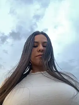 Snapshot of Reggie-Liam chatting on 6, 1, 2025 Reggie-Liam online show from 6, 1, 2025