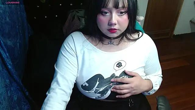 Snapshot of litlle_cat chatting on 1, 12, 2025 litlle cat online show from 1, 12, 2025