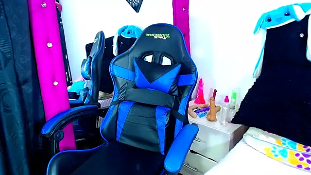 Snapshot of Jenng18 chatting on 14, 2, 2026 Jenng18 online show from 14, 2, 2026