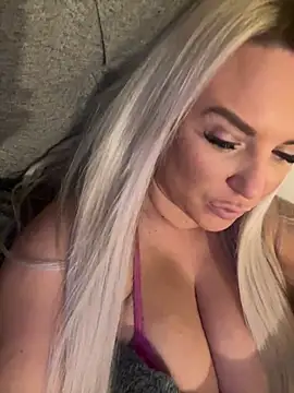 Bustyblondebabe32 online show from 16, 1, 2025